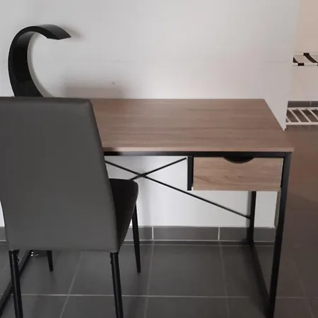 Quiet And Bright Terrace And Private P Apartment